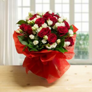 Boquet di 15 Rose roose e lisianthus bianchi